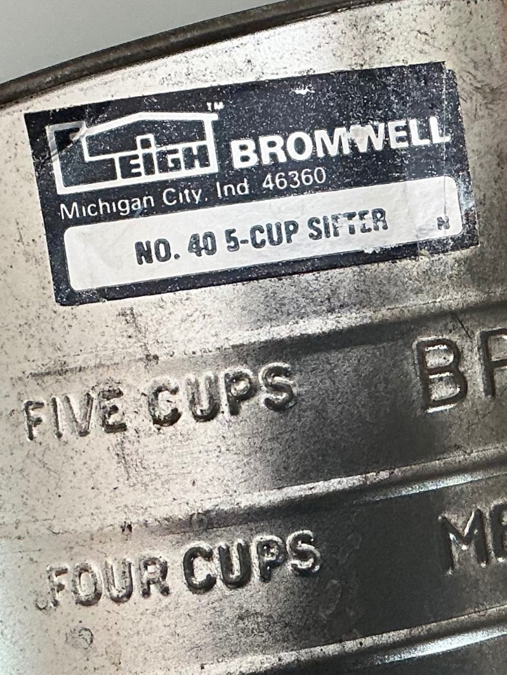 Vintage Bromwell 5 Cup Flour Sifter Measuring Kitchen Tool Metal USA - Picture 8 of 10